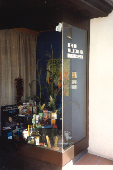 Rechtes Schaufenster des ersten Ladens in der Oberstadt