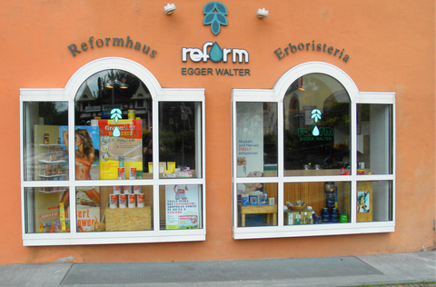 Schaufenster des neuen Standorts am Graben
